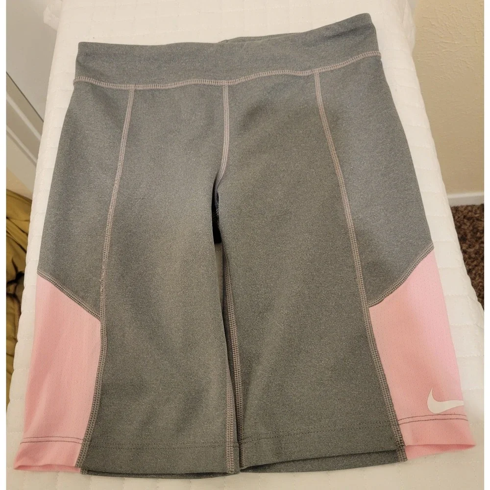 Nike Trophy Dri-FIT Tight Fit Biker Shorts Women's L Grey Pink Athletic Running